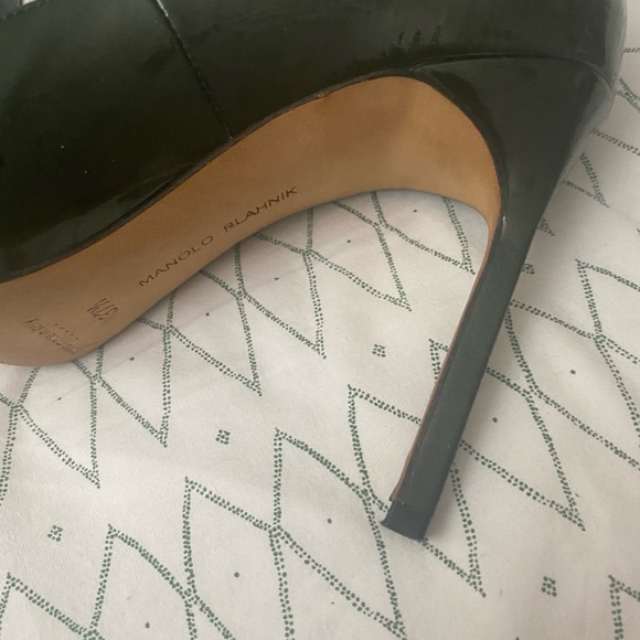 Manolo Blahnik Pointed toe heels - Picture 9 of 13
